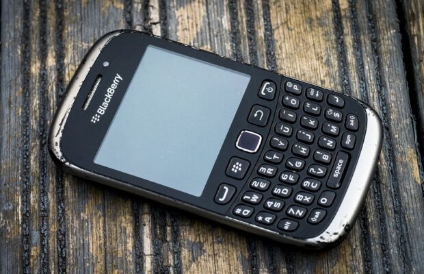Old Blackberry phones will NOT work starting tomorrow!